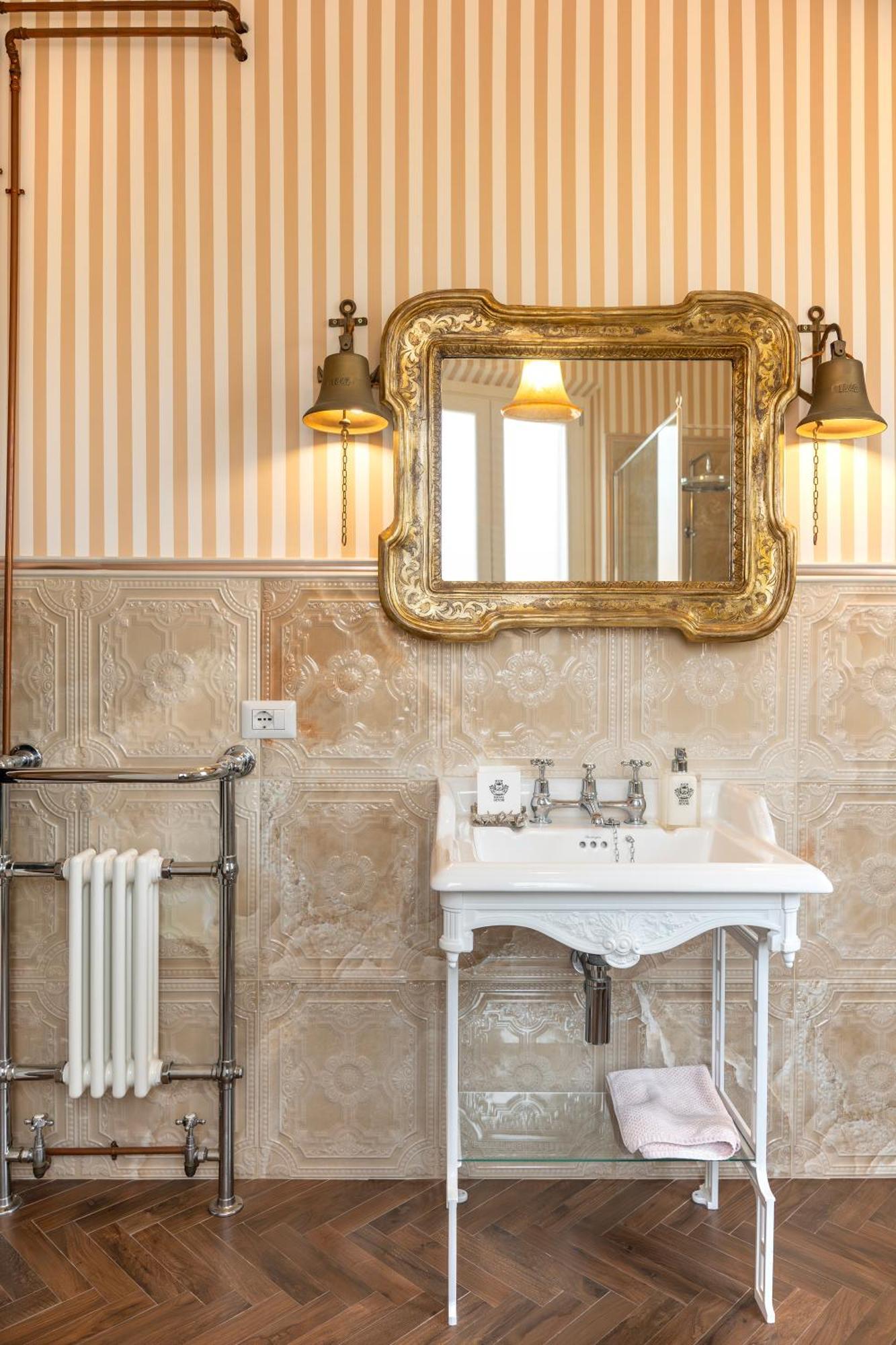 Regal House Anzio Terrazzo Hotel Ngoại thất bức ảnh